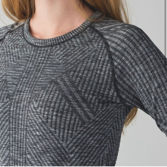 Lululemon 4 Restless Pullover Heathered Black Long-Sleeve Top - Picture 2 of 9